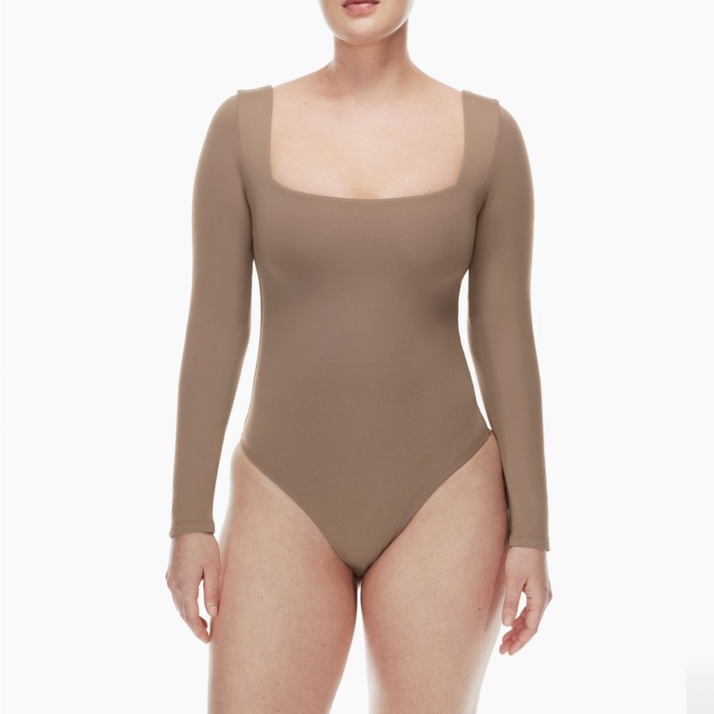 Aritzia NWOT Size Small Deep Taupe Contour Square Neck Long Sleeve